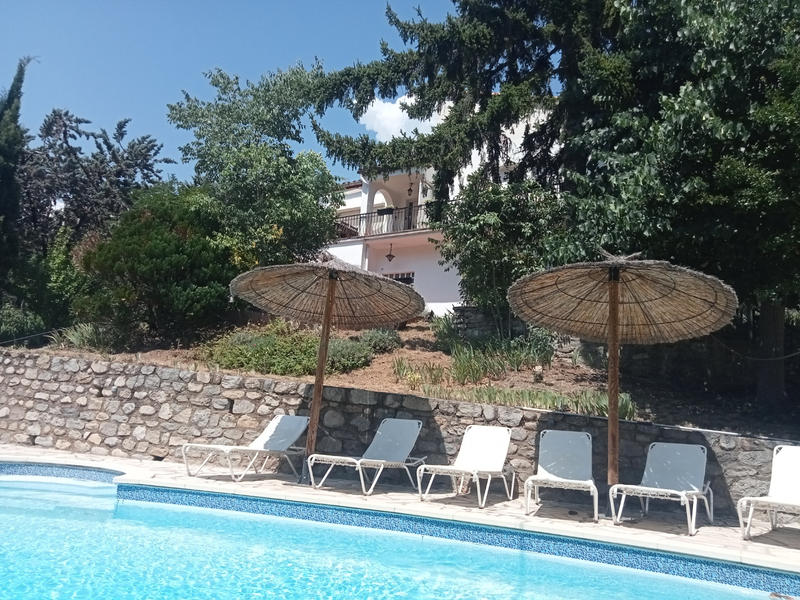 Maison - 205 m² - 8 pièces