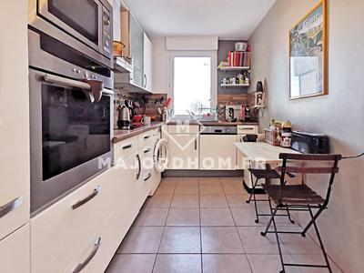 Appartement - 93 m² - 4 pièces