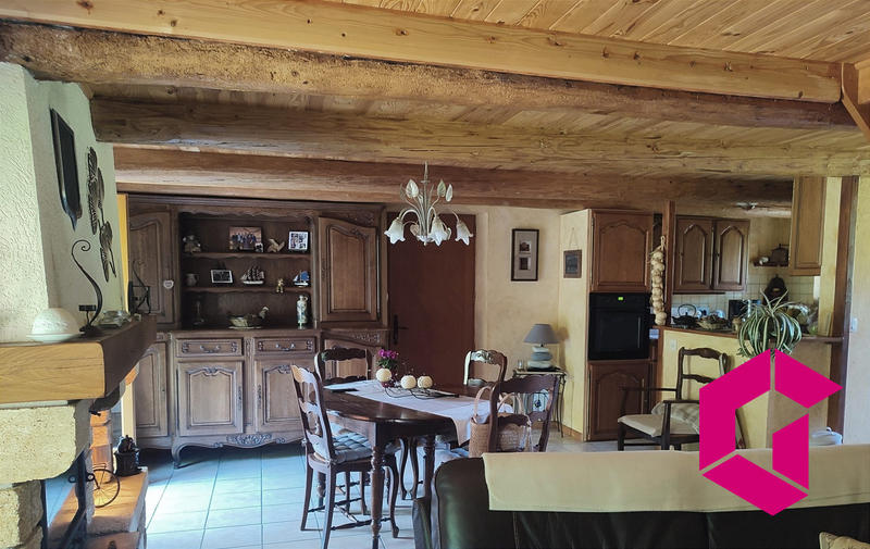 Maison - 93 m² - 5 pièces