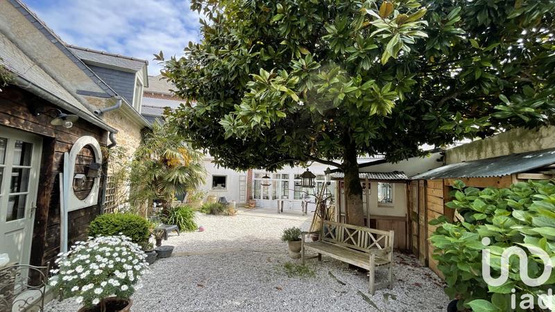 Maison - 213 m² - 9 pièces