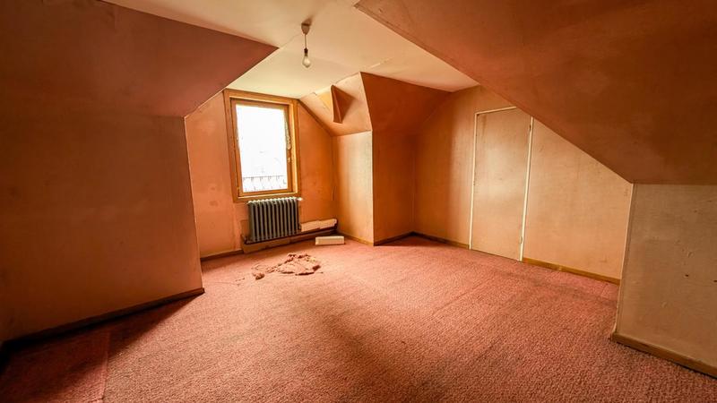 Maison - 167 m² - 8 pièces