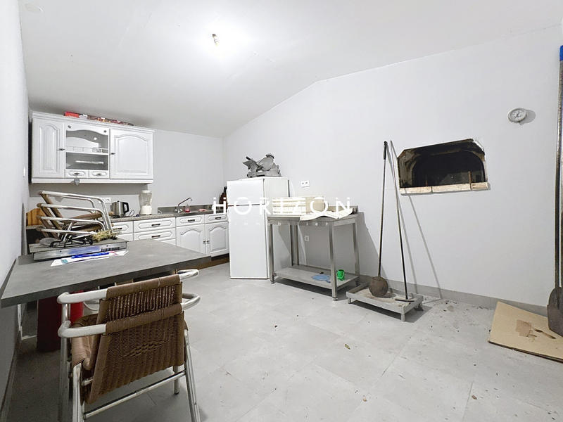 Maison - 201 m² - 6 pièces