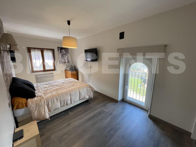 Maison - 200 m² - 8 pièces