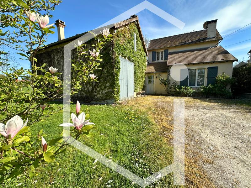 Maison - 240 m² - 9 pièces