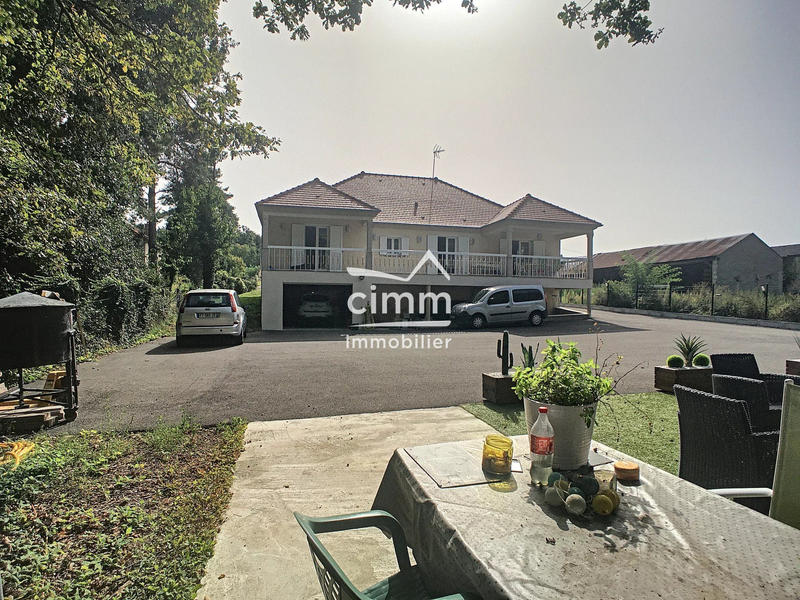 Maison - 194 m² - 6 pièces