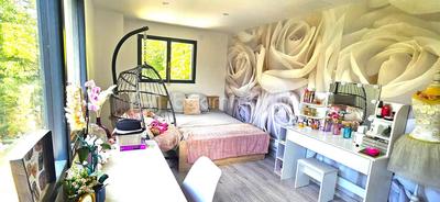 Maison - 270 m² - 11 pièces