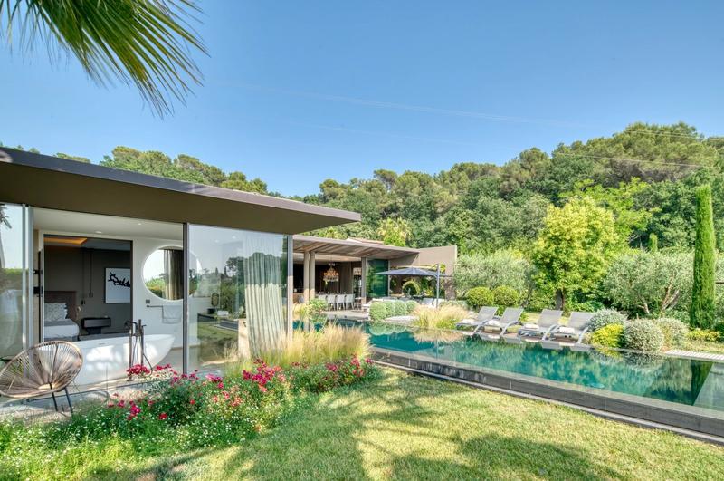 Villa - 335 m² - 7 pièces