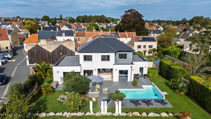 Maison - 185 m² - 6 pièces