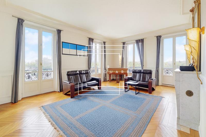 Appartement - 193 m² - 6 pièces