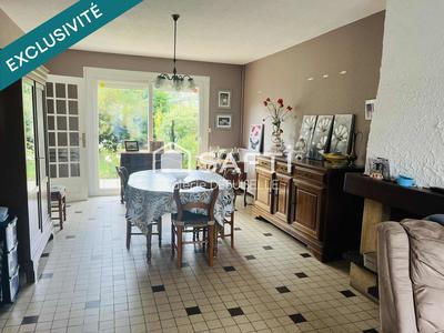 Maison - 96 m² - 5 pièces