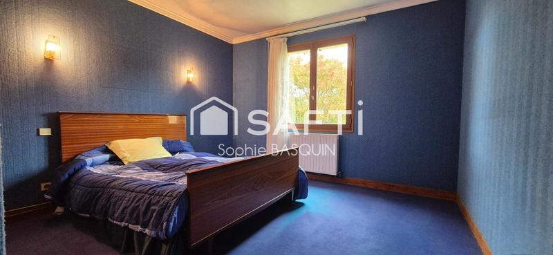 Maison - 210 m² - 8 pièces