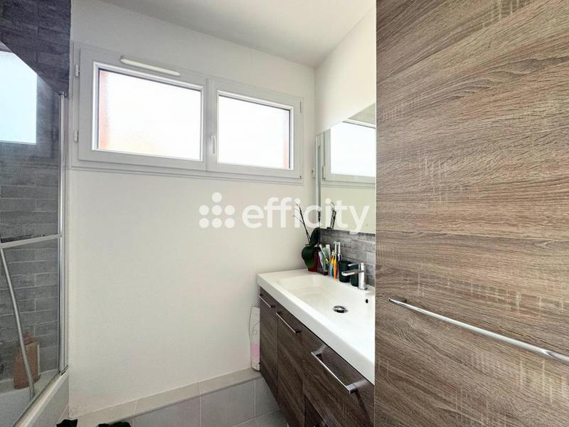 Appartement - 75 m² - 3 pièces