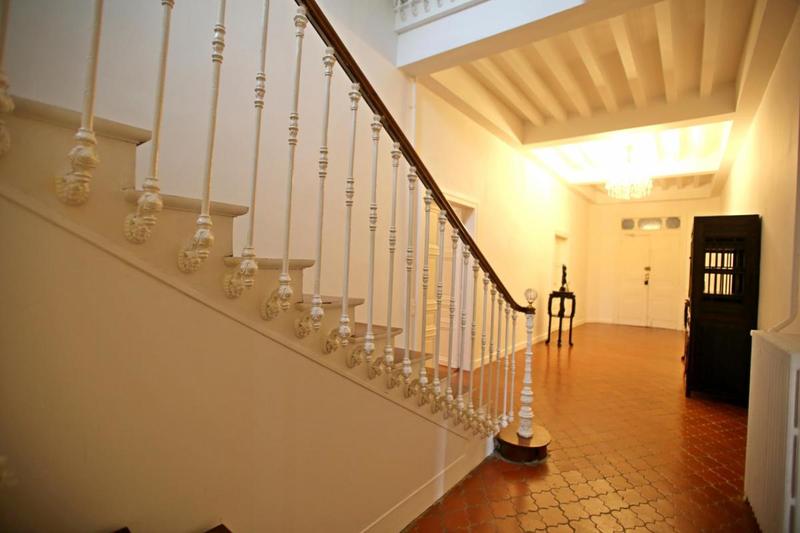 Maison de maîtres - 331 m² - 9 pièces