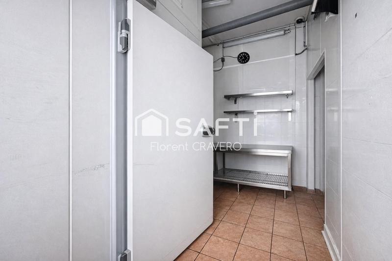 Local commercial - 120 m² - 6 pièces