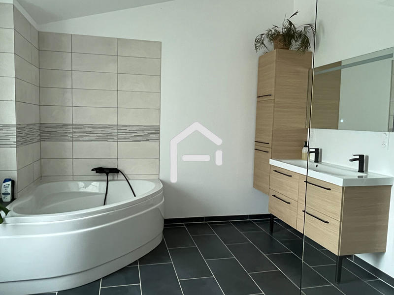 Maison - 104 m² - 6 pièces