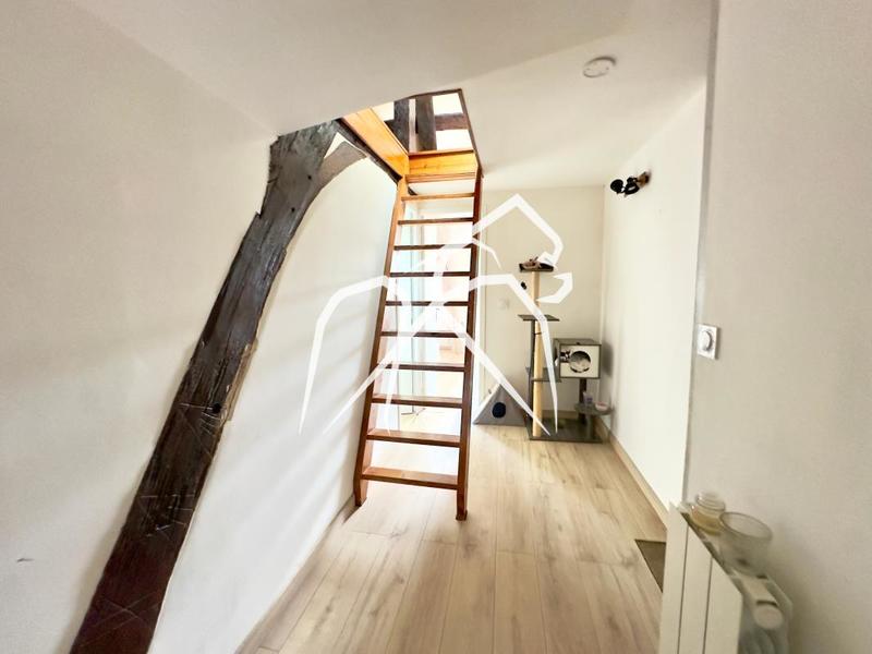 Appartement ancien - 64 m² - 5 pièces