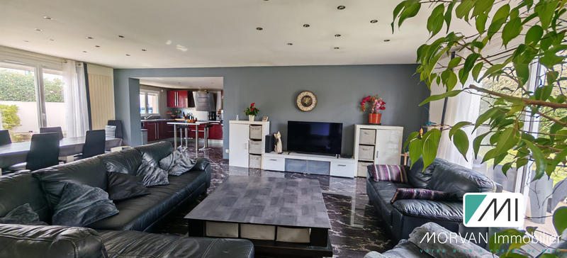 Maison traditionnelle - 147 m² - 6 pièces