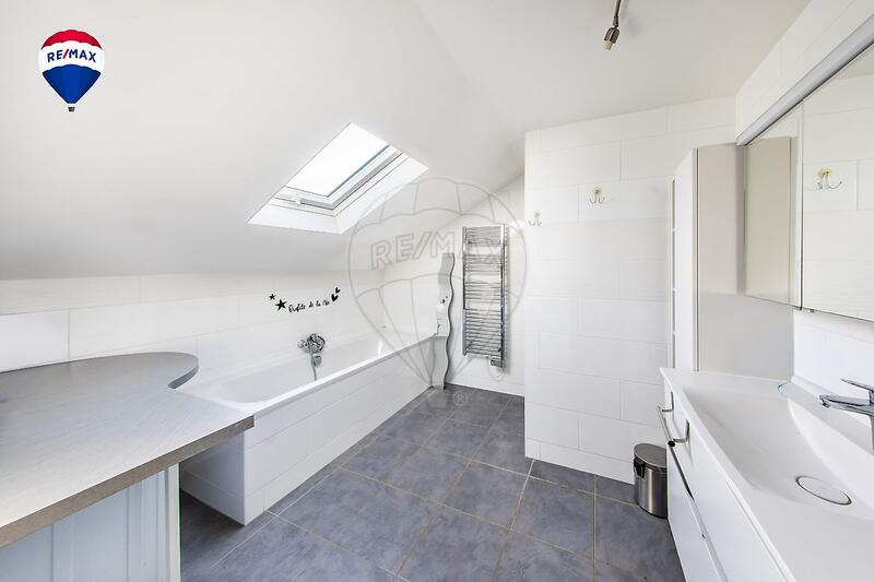 Maison - 177 m² - 8 pièces