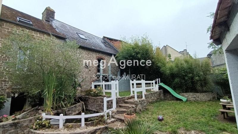 Maison - 228 m² - 7 pièces