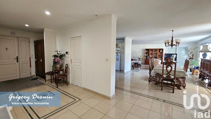 Maison - 233 m² - 10 pièces