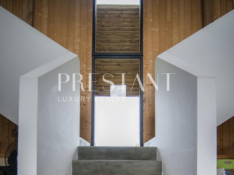 Maison - 421 m² - 10 pièces