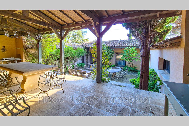 Maison - 186 m² - 6 pièces