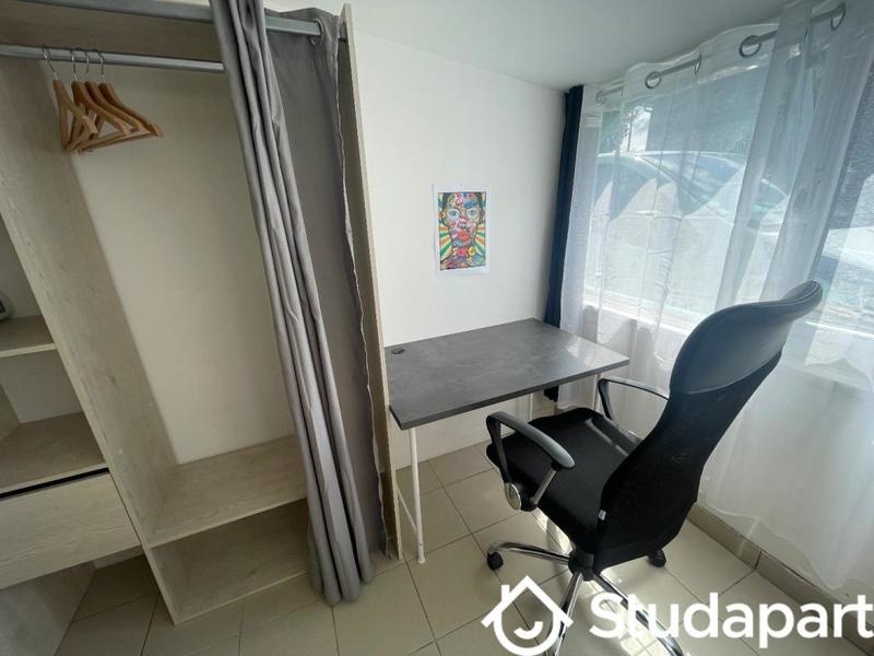 Chambre - 13 m² - 1 pièce