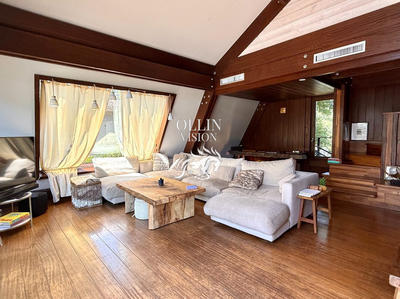 Maison - 200 m² - 8 pièces