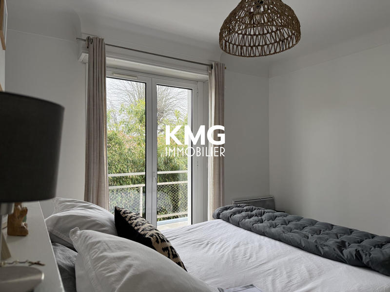 Maison traditionnelle - 210 m² - 9 pièces