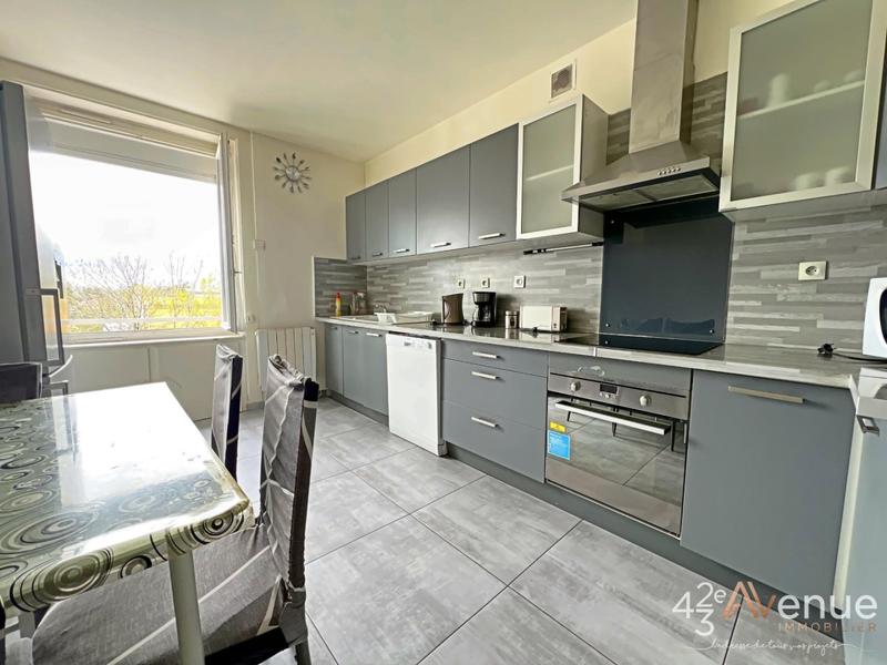 Appartement - 97 m² - 4 pièces