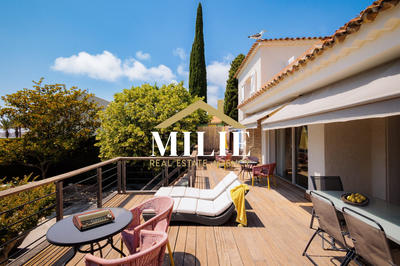 Villa - 350 m² - 8 pièces