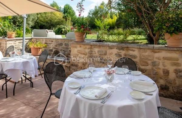 Moulin - 1 500 m² - 28 pièces