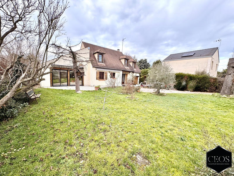 Maison - 210 m² - 8 pièces