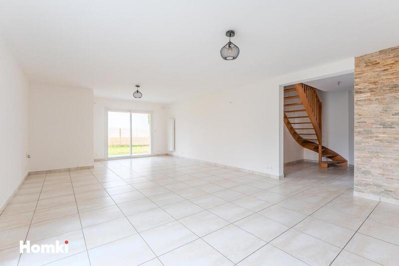 Maison - 215 m² - 8 pièces