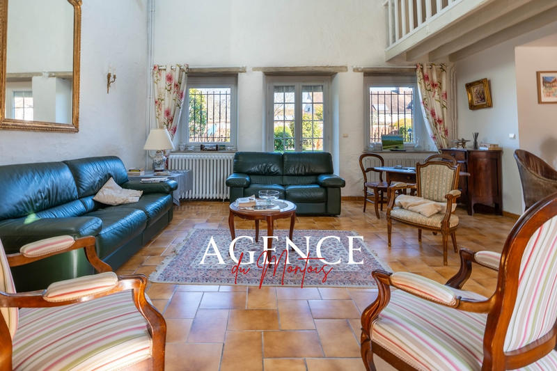 Maison - 276 m² - 11 pièces