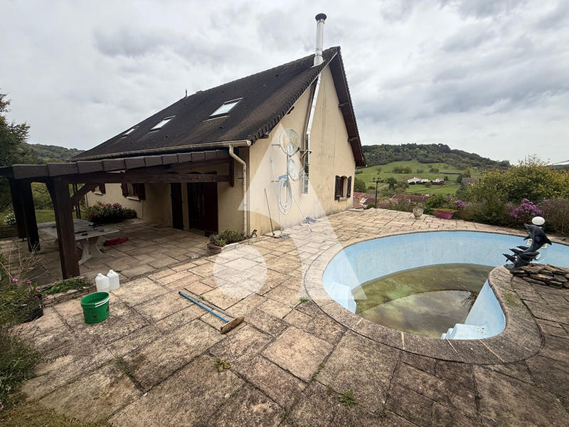 Maison - 222 m² - 7 pièces