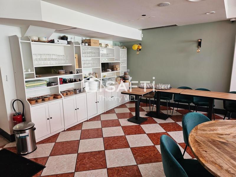 Local commercial - 200 m² - 3 pièces