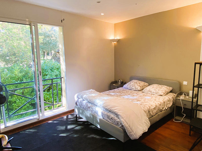 Villa - 234 m² - 6 pièces