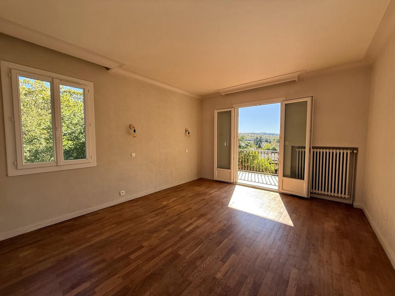 Maison - 231 m² - 10 pièces