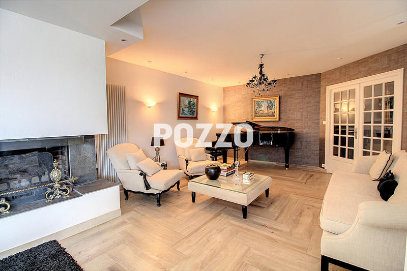 Maison - 286 m² - 7 pièces