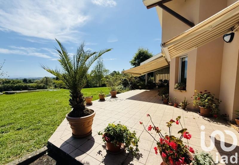 Maison de maîtres - 250 m² - 9 pièces