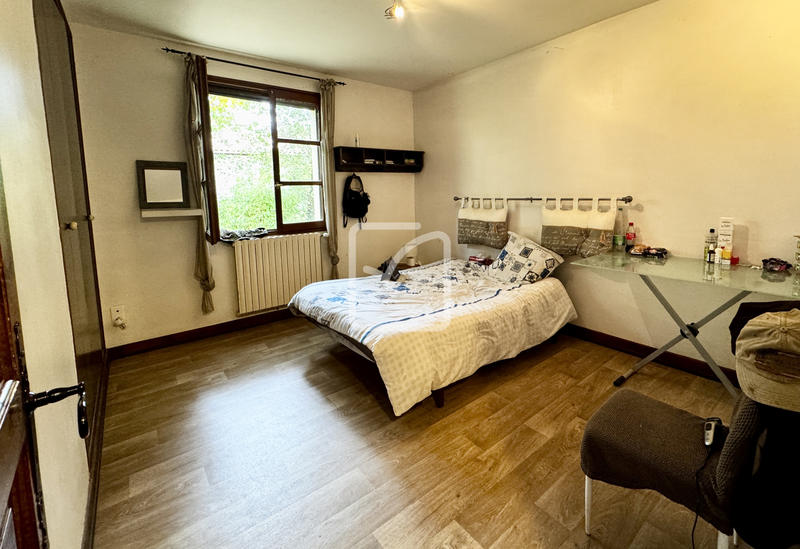 Maison - 239 m² - 9 pièces