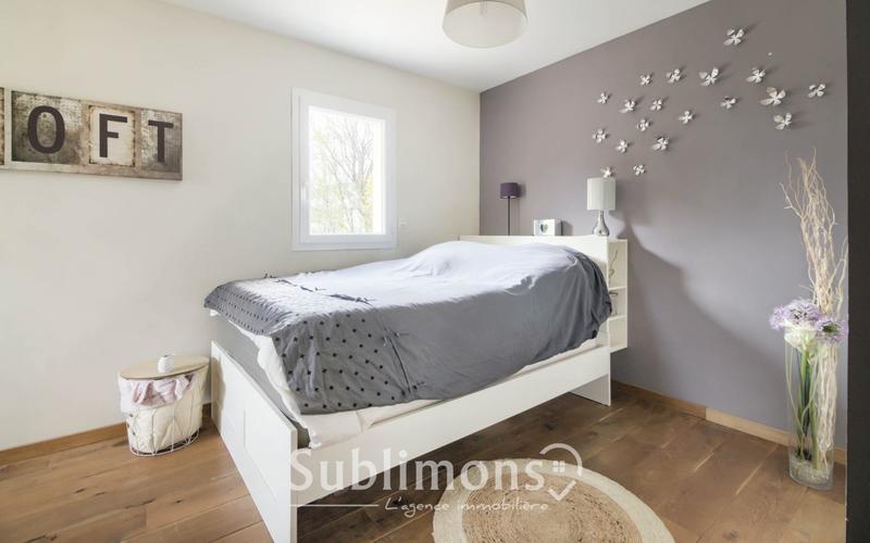 Maison traditionnelle - 246 m² - 8 pièces