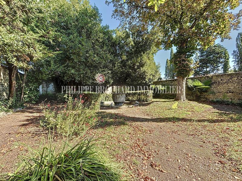 Maison - 241 m² - 12 pièces