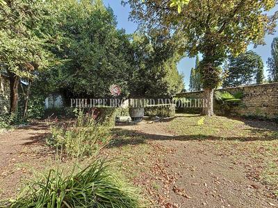 Maison - 241 m² - 12 pièces