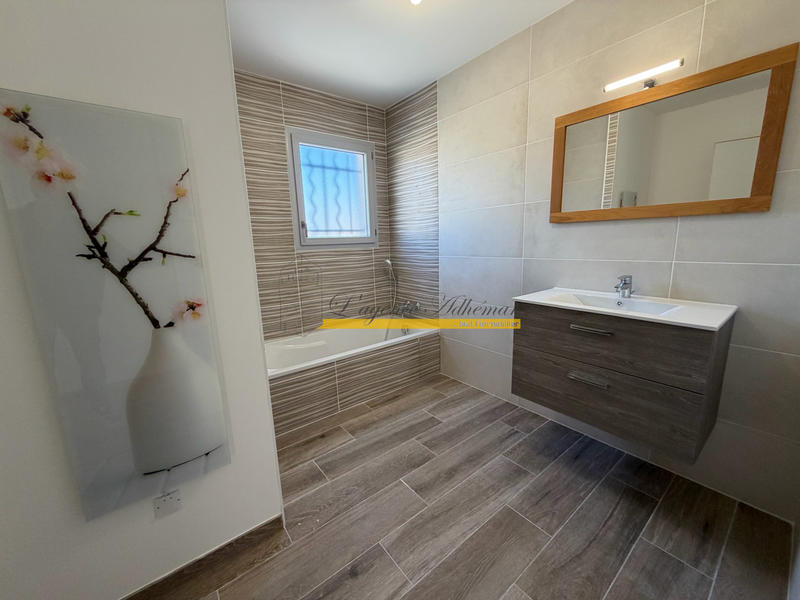 Maison - 121 m² - 4 pièces