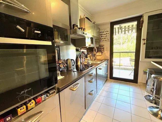 Appartement - 84 m² - 3 pièces