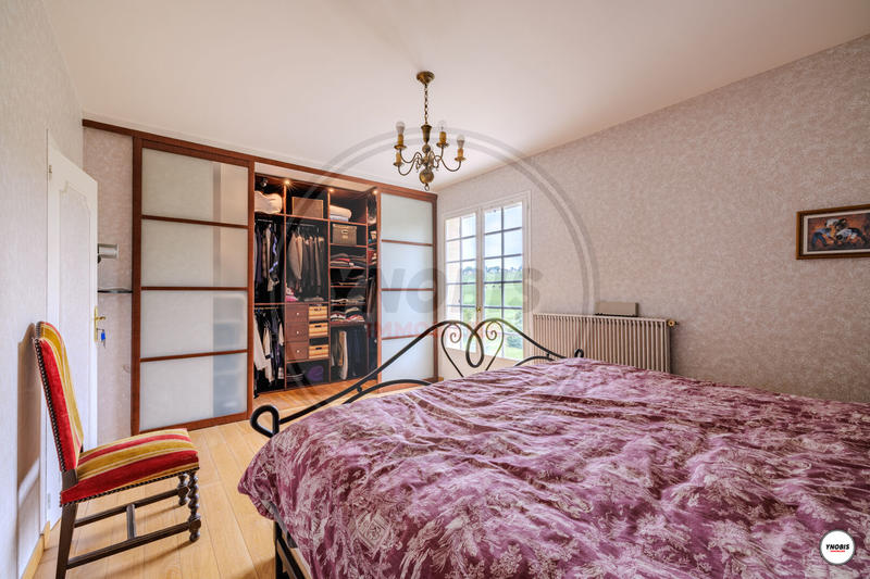 Maison - 253 m² - 8 pièces