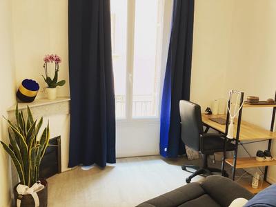 Japonais Dry Head Massage Madoromi