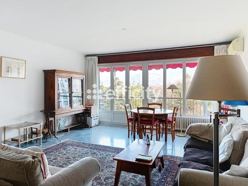 Appartement - 94 m² - 4 pièces